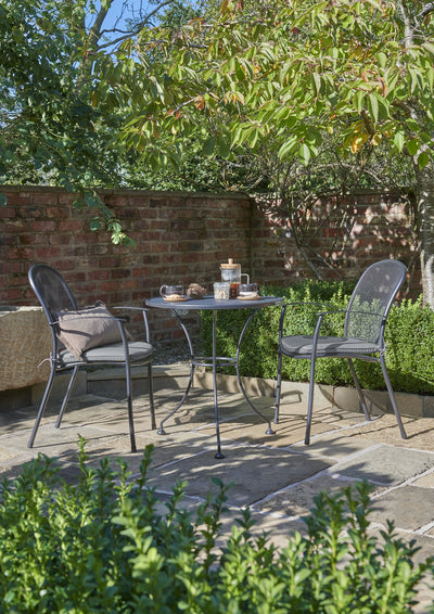 How do I assemble my Mesh Table?