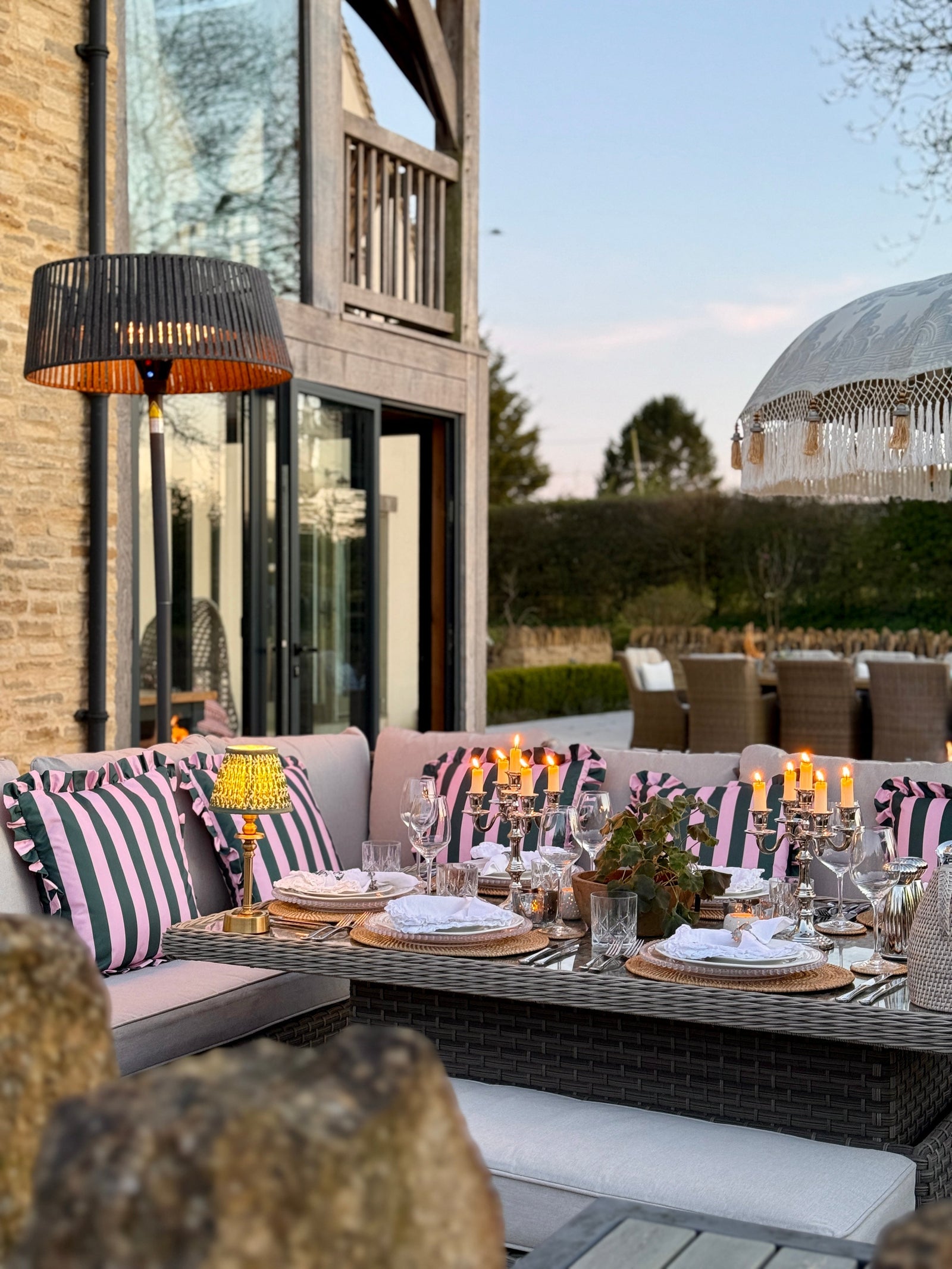 The Modern Cottage Garden: Where Natural Beauty Meets Crafted Comfort