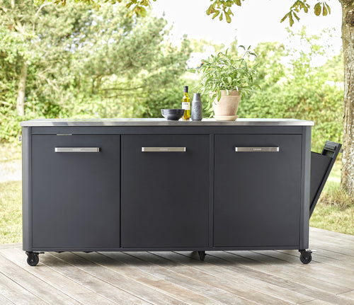 Stylish Outdoor Kitchens