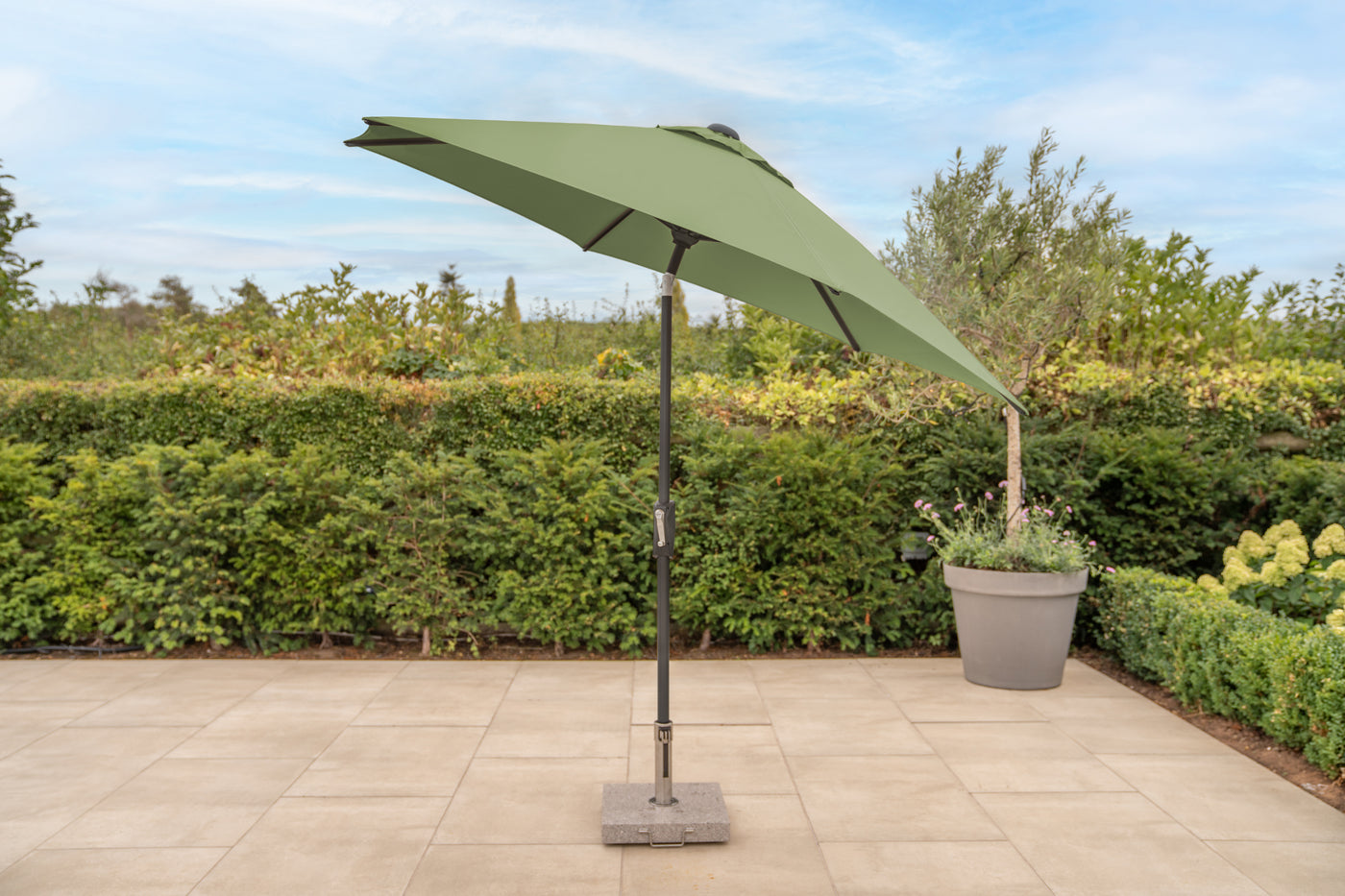3M Wind Up Parasol with Auto Tilt & Night Cover