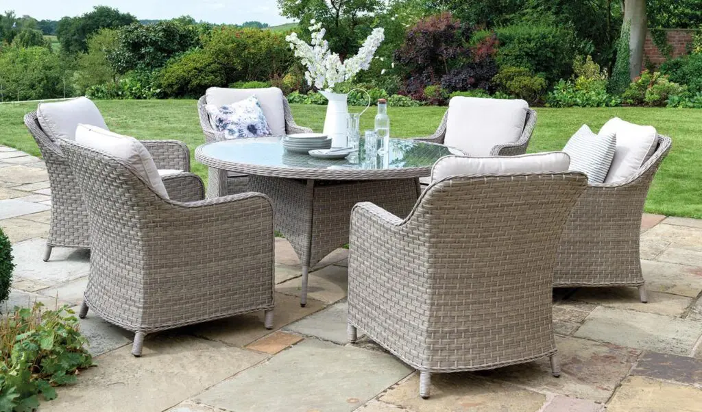 Charlbury casual dining four seater set in garden setting